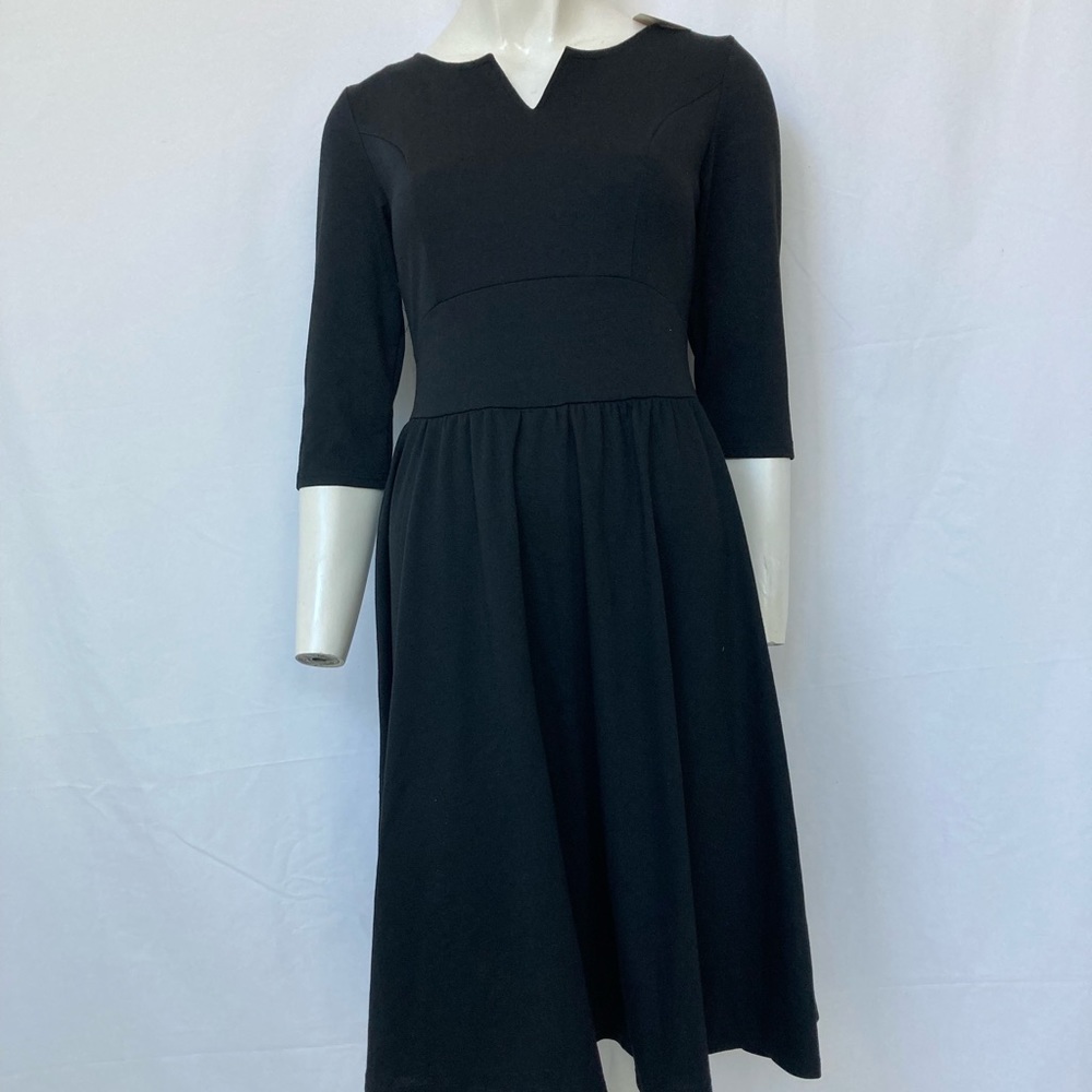Women’s 3/4 Sleeve Knee Length Fit & Flare Dress Size Small NWT Black